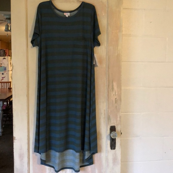 LuLaRoe Dresses & Skirts - Lularoe dress-Carly XL